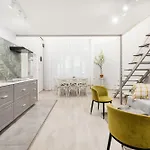Spacious And Charming In The Centre Appartamento