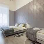 Appartamento Spacious And Charming In The Centre Budapest
