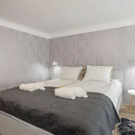 아파트 Spacious And Charming In The Centre