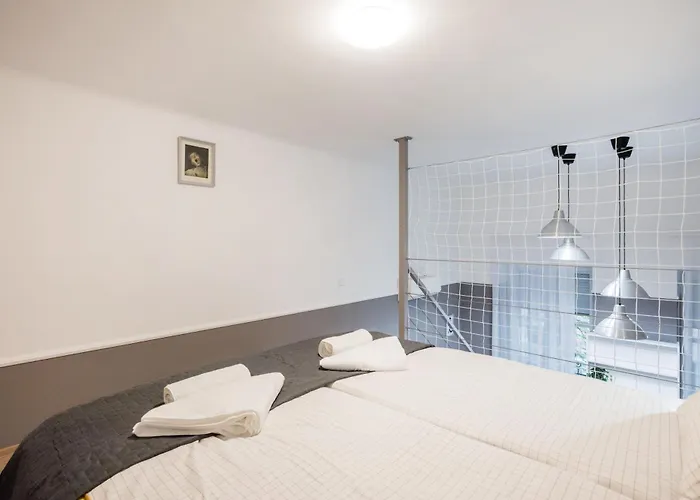 Spacious And Charming In The Centre