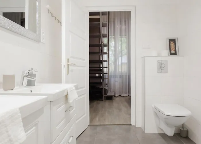 Spacious And Charming In The Centre Apartmán *