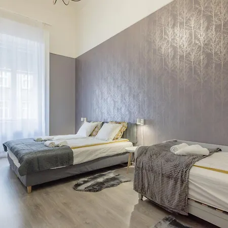 Lägenhet Spacious And Charming In The Centre Budapest