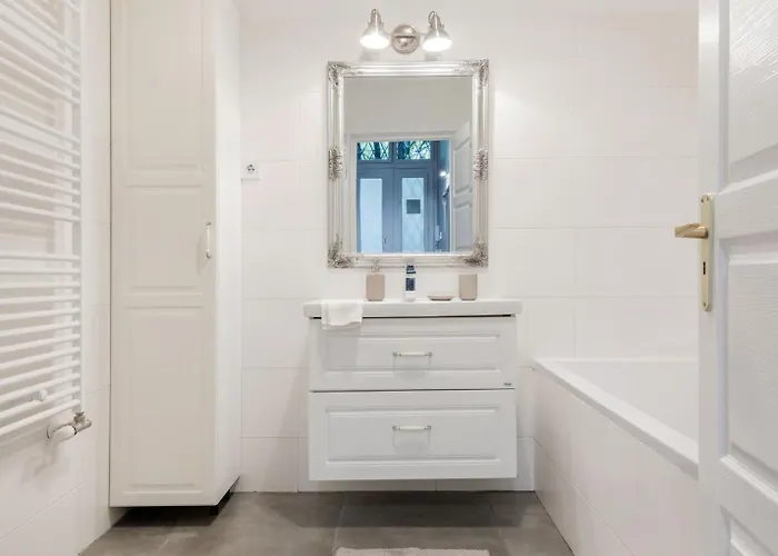Spacious And Charming In The Centre Budapest